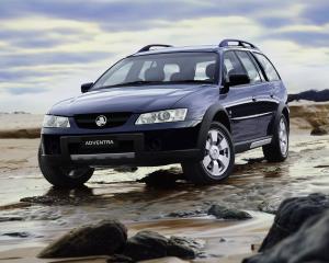 Holden Adventra CX8 2003 года
